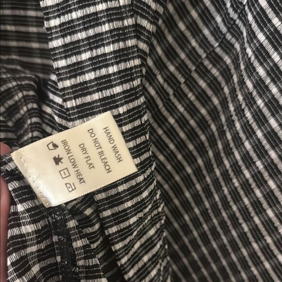 Max Studio Black and White Peter Pan Collar Tie Front Blouse - Picture 5 of 6